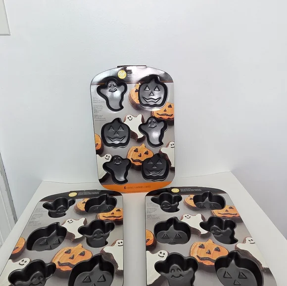 Set Of 3 WILTON Halloween Jack O Lantern Carved Pumpkin Mini Cake Pan Non Stick - Picture 6 of 7